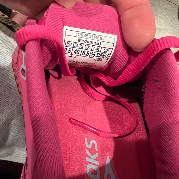 BROOKS ADRENALINE
GTS 22 RUNNING SHOES - Picture 7 of 10